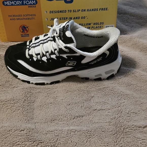 Skechers Women's D'Lites Fan Girl Sneakers - Picture 12 of 14